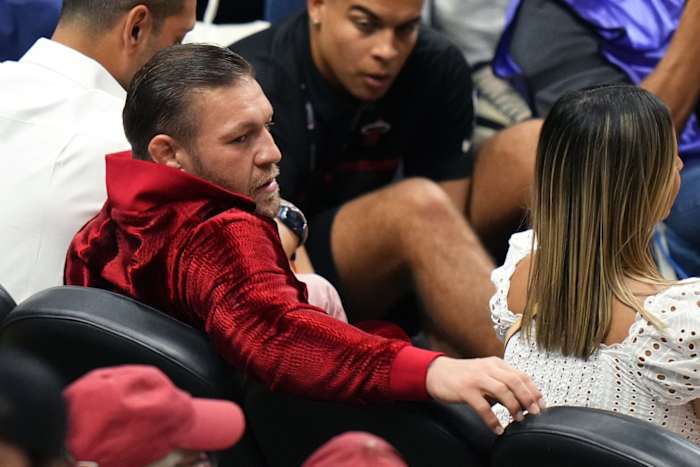 Conor McGregor en Miami juego 4 NBA Finals